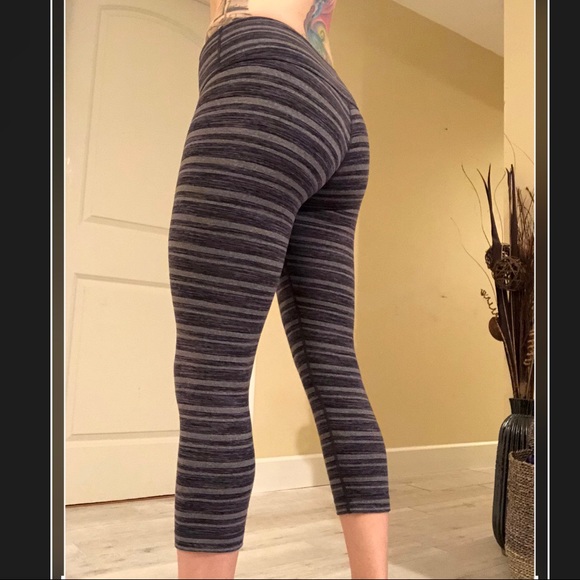 lululemon athletica Pants - Lululemon Wunder Under crops